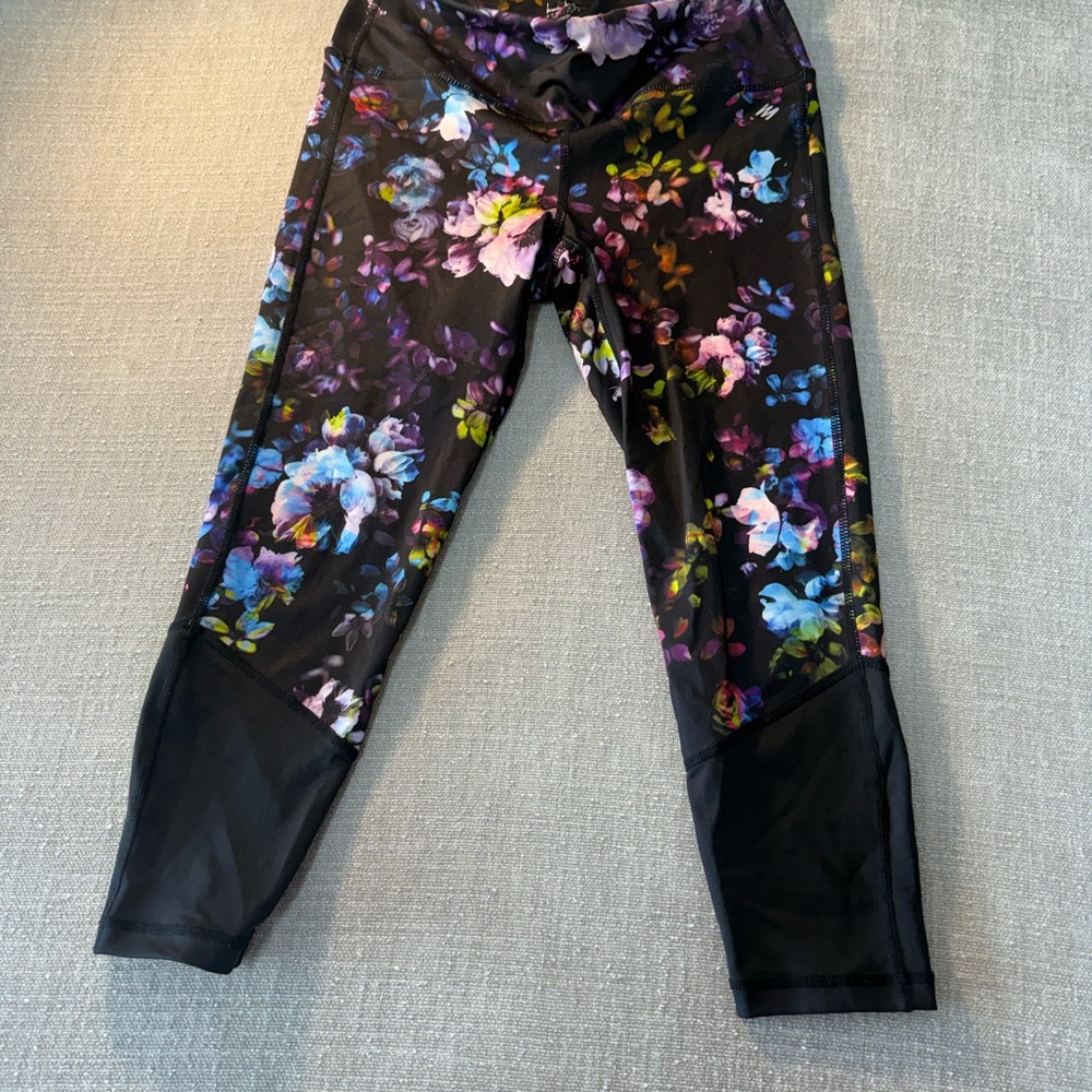 Nicole Miller Black Leggings with Multicolor Floral Print